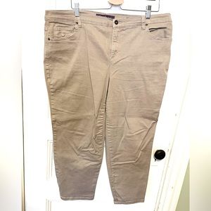 Gloria Vanderbilt Amanda 18W Short length jeans